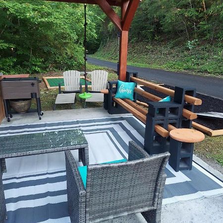 Fabulous Pet-Friendly, Family Cabin With Outdoor Kitchen, Hot Tub, Sauna, Fireplace, Theater Room, Arcade, Pool Table, And Fire Pit Within Minuties Of Dollywood Sevierville Ngoại thất bức ảnh