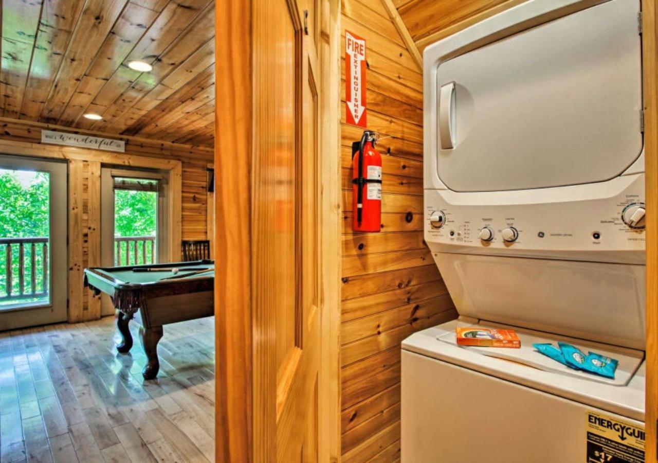 Fabulous Pet-Friendly, Family Cabin With Outdoor Kitchen, Hot Tub, Sauna, Fireplace, Theater Room, Arcade, Pool Table, And Fire Pit Within Minuties Of Dollywood Sevierville Ngoại thất bức ảnh