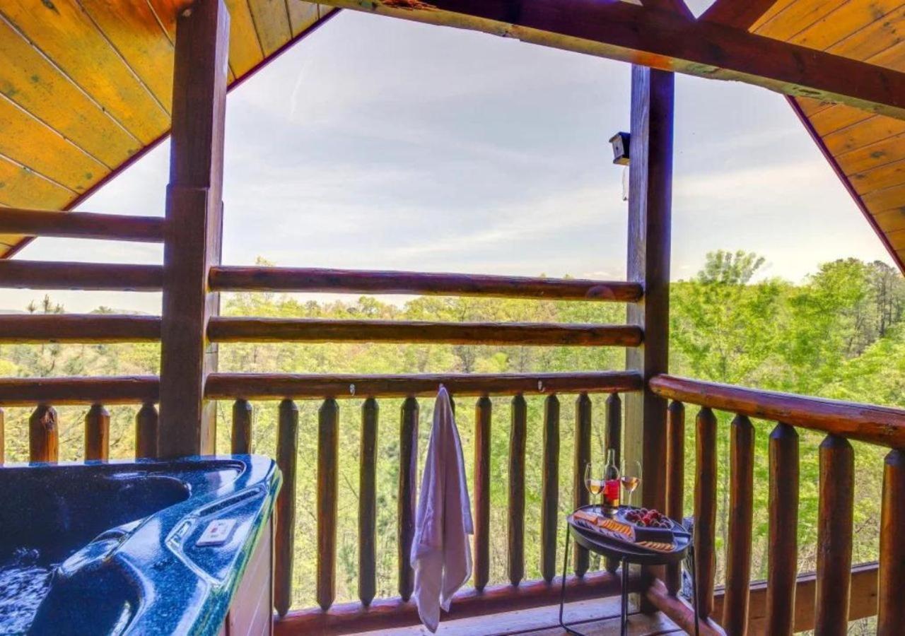 Fabulous Pet-Friendly, Family Cabin With Outdoor Kitchen, Hot Tub, Sauna, Fireplace, Theater Room, Arcade, Pool Table, And Fire Pit Within Minuties Of Dollywood Sevierville Ngoại thất bức ảnh