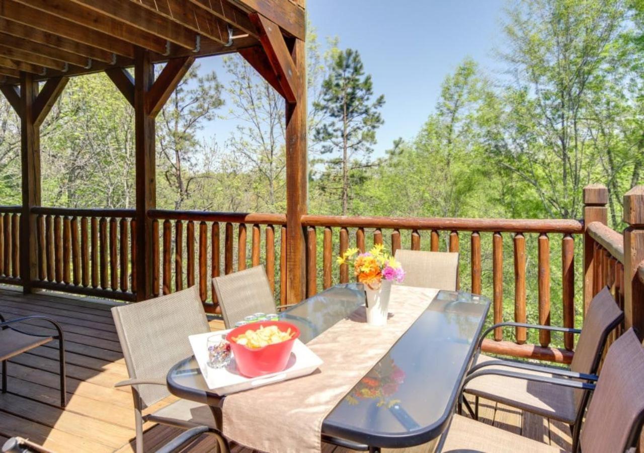 Fabulous Pet-Friendly, Family Cabin With Outdoor Kitchen, Hot Tub, Sauna, Fireplace, Theater Room, Arcade, Pool Table, And Fire Pit Within Minuties Of Dollywood Sevierville Ngoại thất bức ảnh