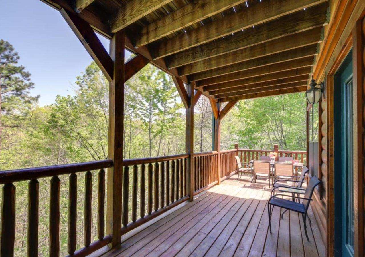 Fabulous Pet-Friendly, Family Cabin With Outdoor Kitchen, Hot Tub, Sauna, Fireplace, Theater Room, Arcade, Pool Table, And Fire Pit Within Minuties Of Dollywood Sevierville Ngoại thất bức ảnh