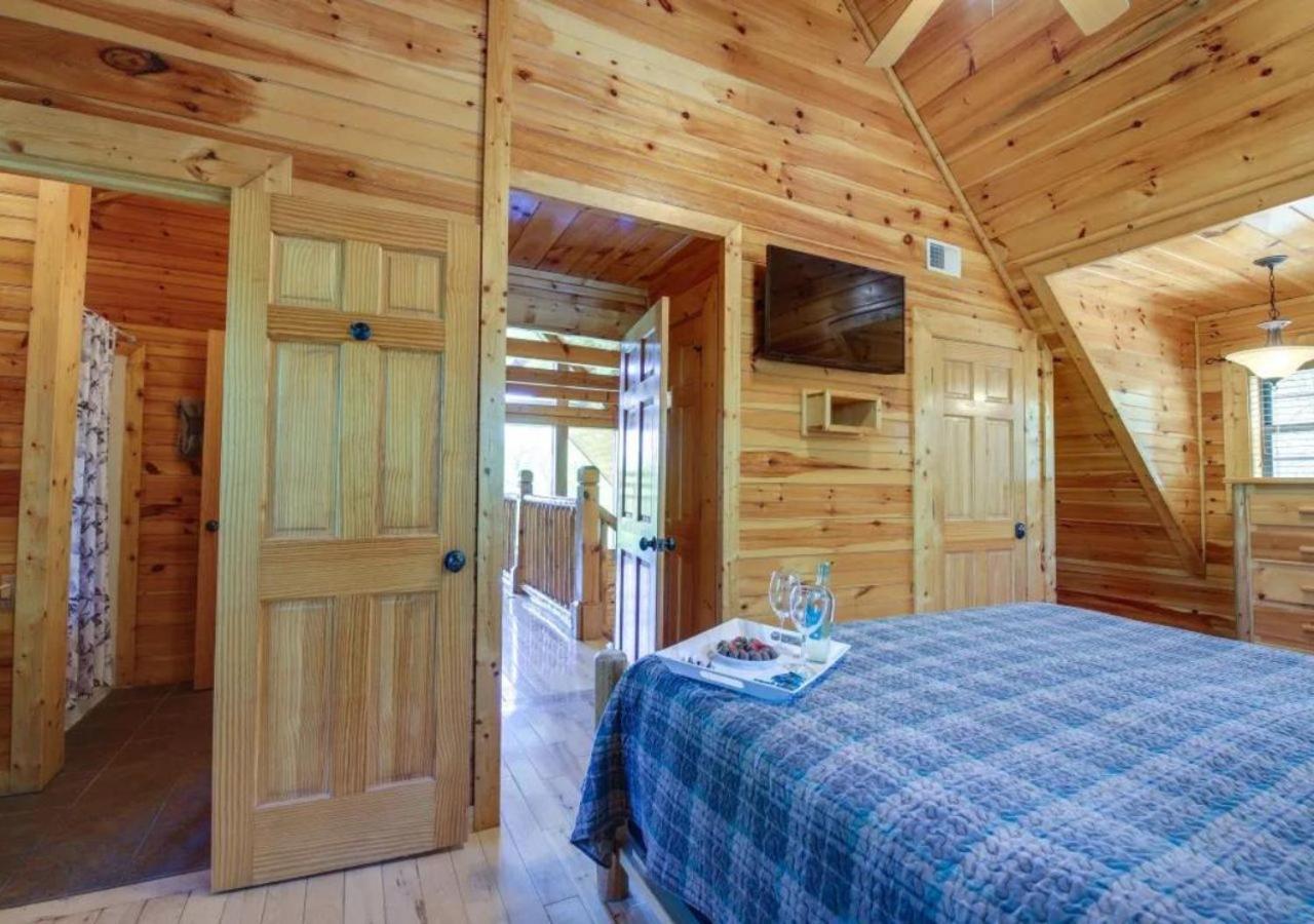 Fabulous Pet-Friendly, Family Cabin With Outdoor Kitchen, Hot Tub, Sauna, Fireplace, Theater Room, Arcade, Pool Table, And Fire Pit Within Minuties Of Dollywood Sevierville Ngoại thất bức ảnh