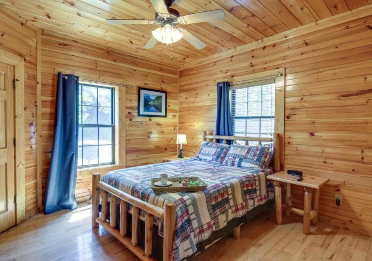 Fabulous Pet-Friendly, Family Cabin With Outdoor Kitchen, Hot Tub, Sauna, Fireplace, Theater Room, Arcade, Pool Table, And Fire Pit Within Minuties Of Dollywood Sevierville Ngoại thất bức ảnh