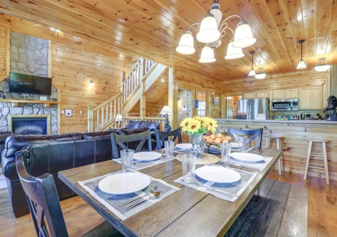 Fabulous Pet-Friendly, Family Cabin With Outdoor Kitchen, Hot Tub, Sauna, Fireplace, Theater Room, Arcade, Pool Table, And Fire Pit Within Minuties Of Dollywood Sevierville Ngoại thất bức ảnh